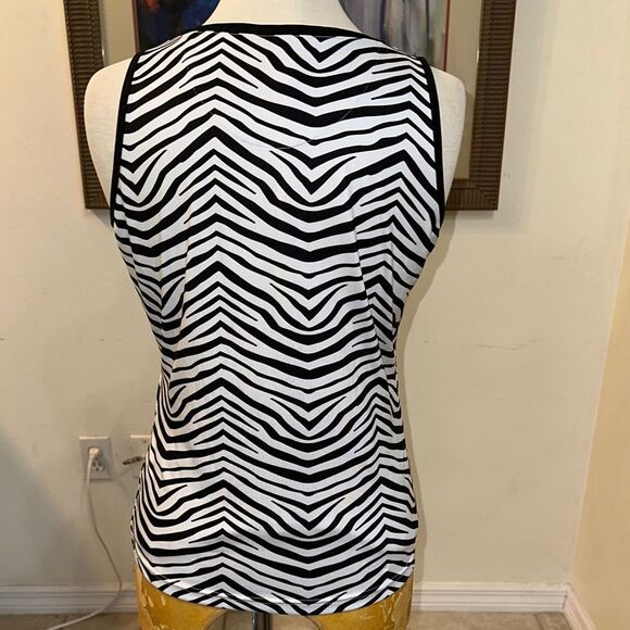 Bolle Black/White Zebra Print Sleeveless Active Top Size Medium - Picture 9 of 12